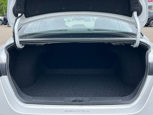 2025 Nissan Sentra SR - Photo 33