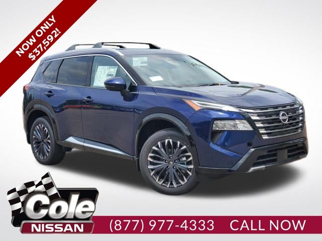 2025 Nissan Rogue Platinum's photo