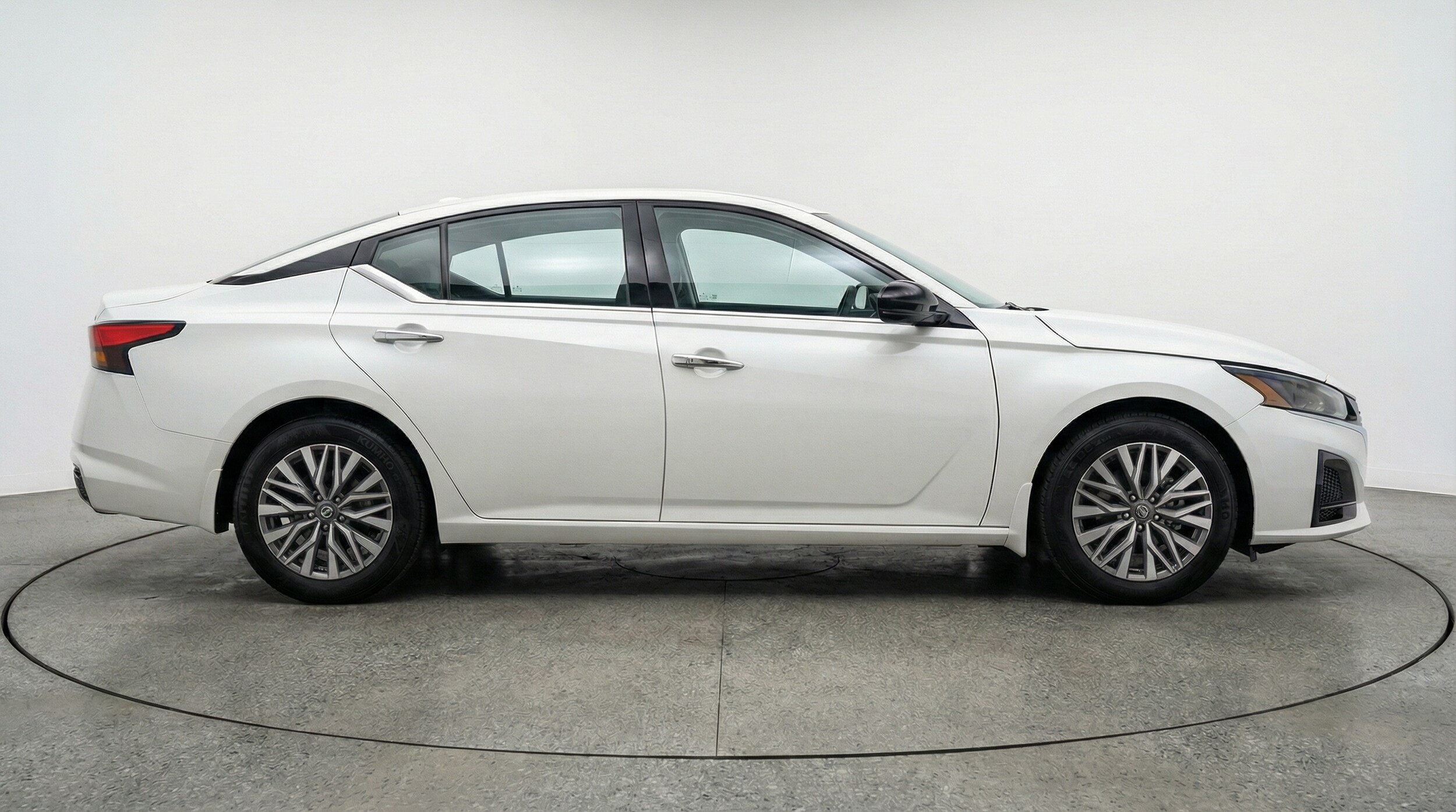 Thumbnail: 2025 Nissan Altima - 8