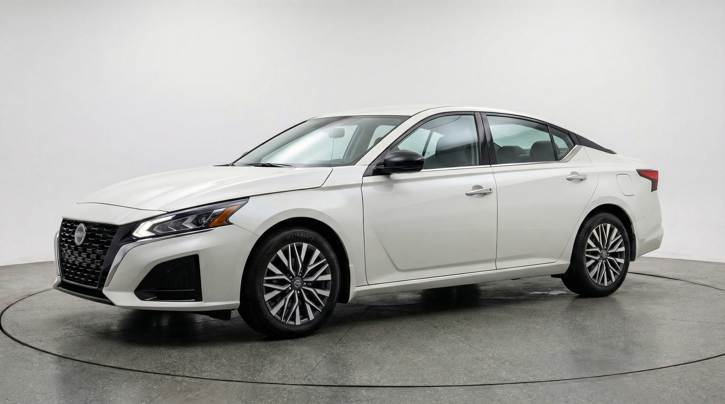 Thumbnail: 2025 Nissan Altima - 3