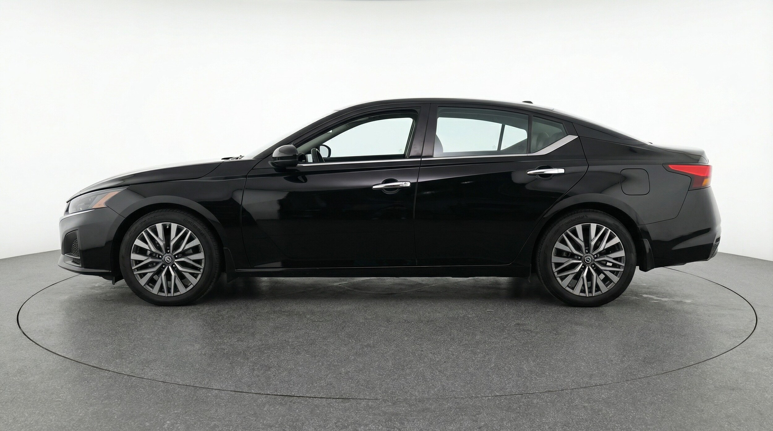 Thumbnail: 2025 Nissan Altima - 4