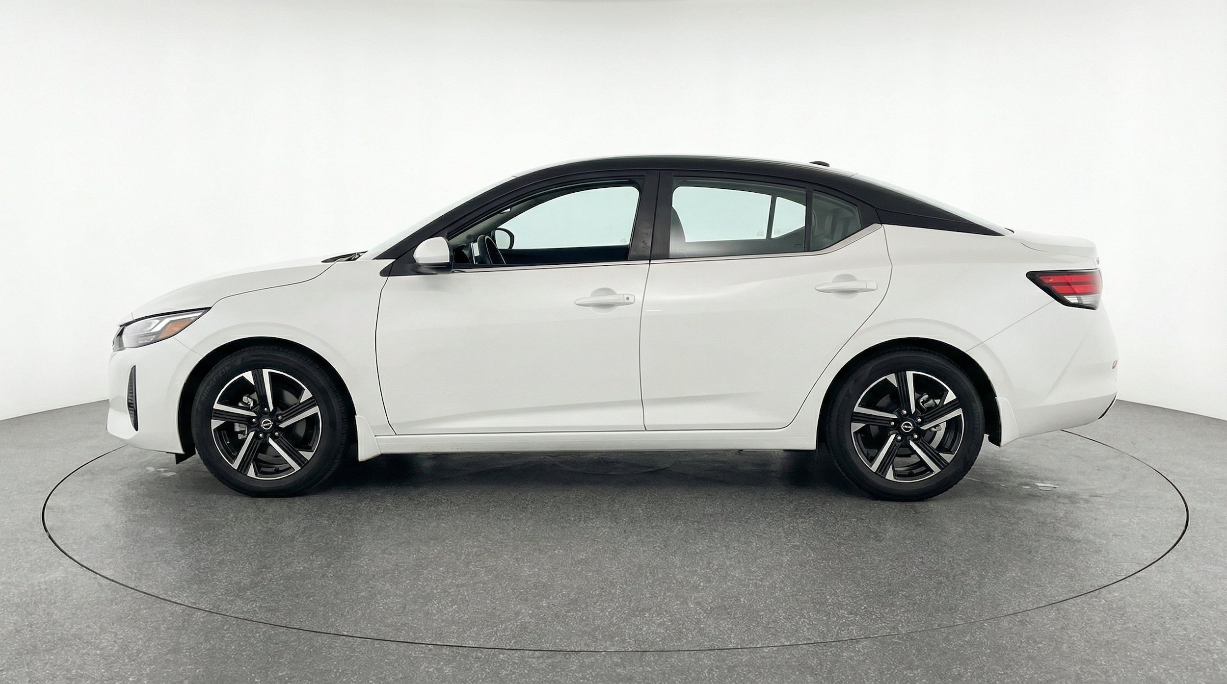 Thumbnail: 2025 Nissan Sentra - 5
