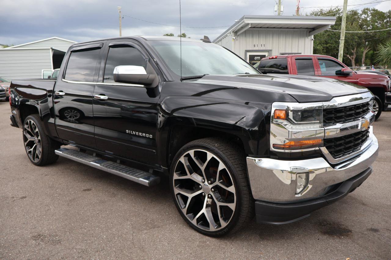 Used 2018 Chevrolet Silverado 1500 LT w/1LT Truck Crew Cab