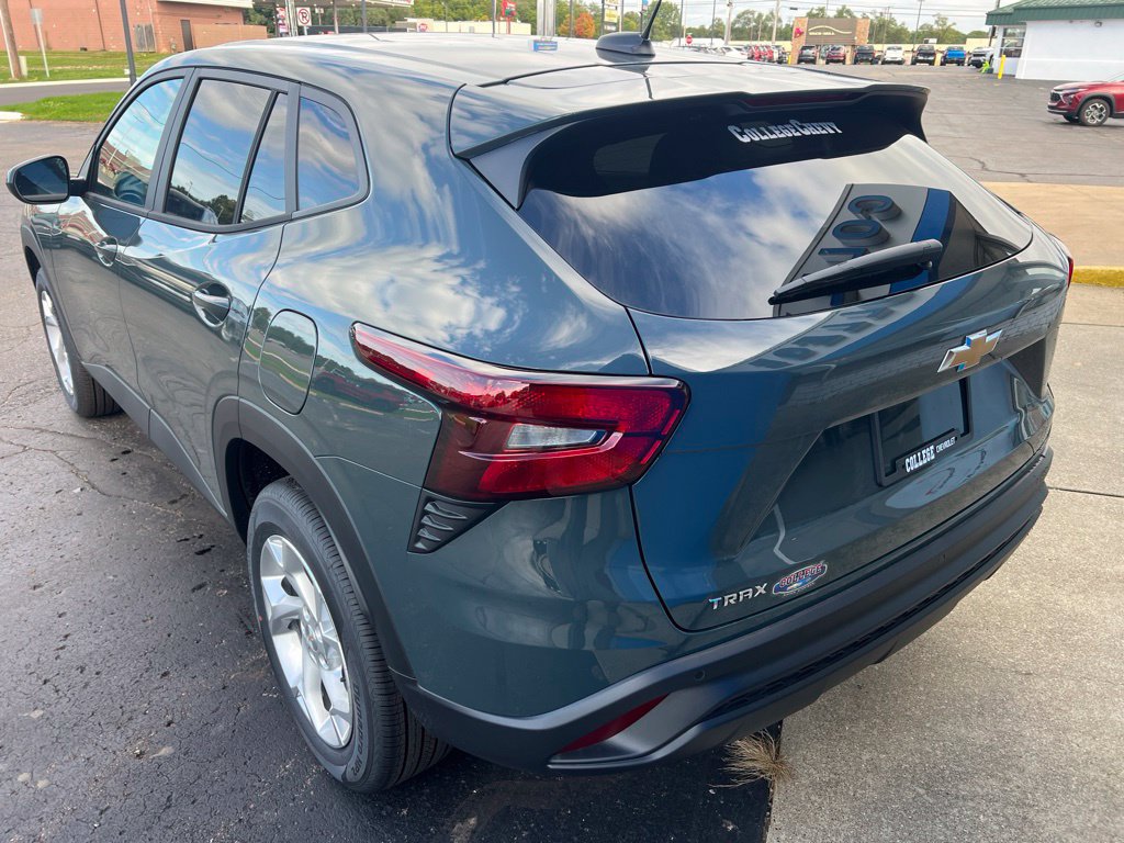 2026 Chevrolet Trax LS - Photo 8