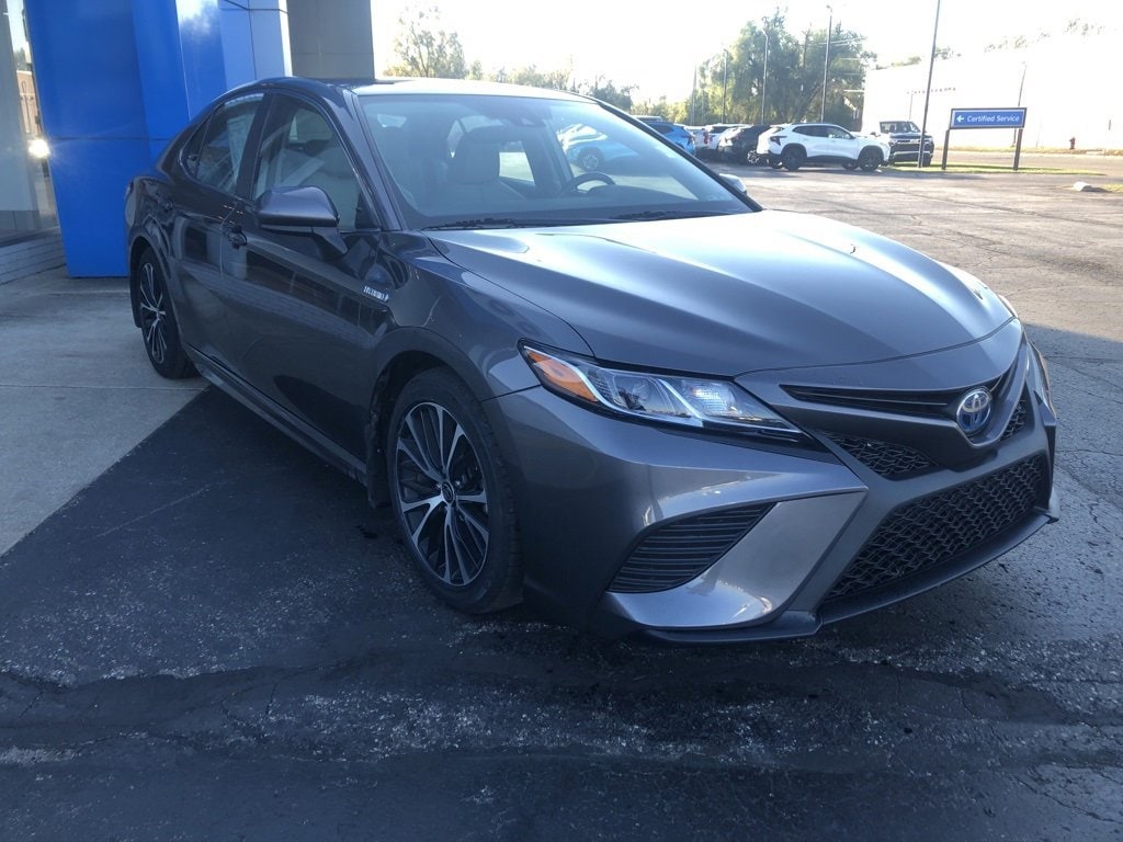 Used 2020 Toyota Camry Hybrid SE
