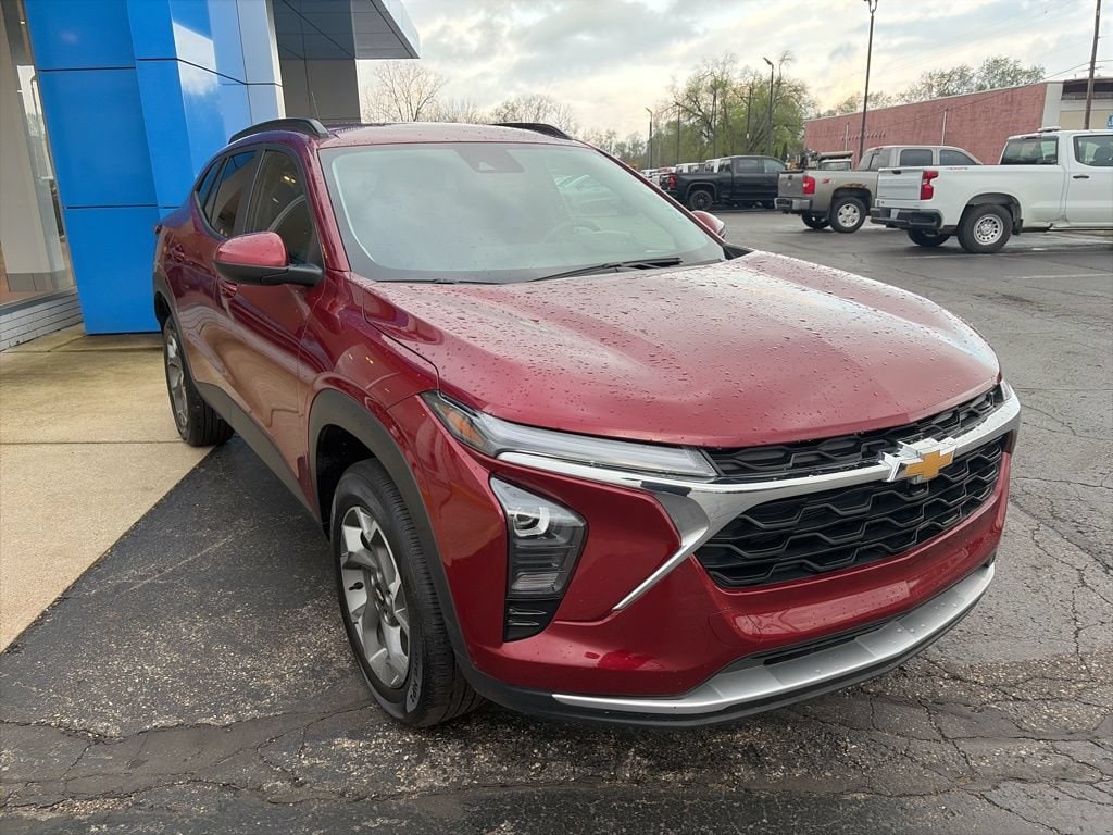 Used 2025 Chevrolet Trax LT SUV
