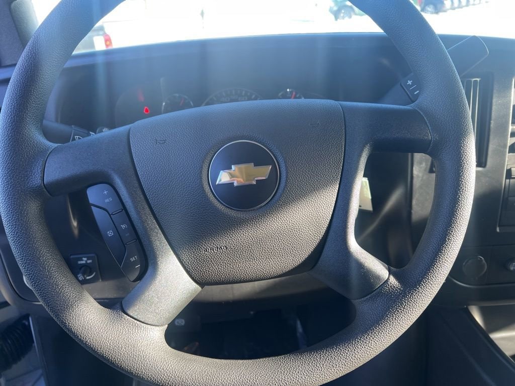 2025 Chevrolet Express Cargo Work Van - Photo 11