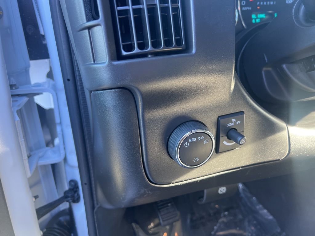2025 Chevrolet Express Cargo Work Van - Photo 10