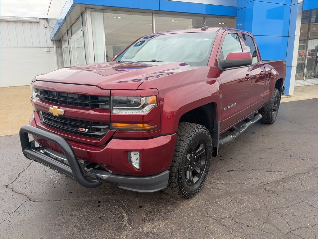 2016 Chevrolet Silverado 1500 LT photo 2
