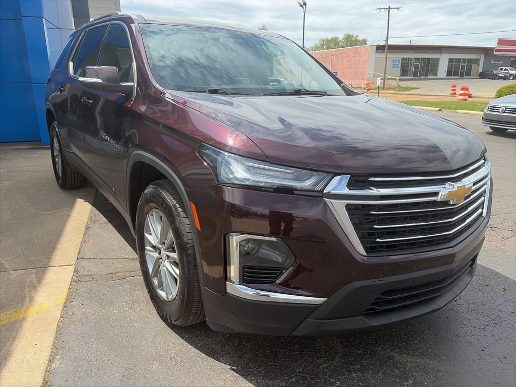 Used 2023 Chevrolet Traverse LT Cloth SUV