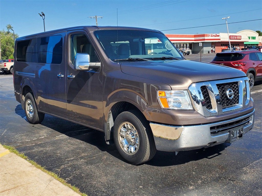 2017 Nissan NV3500 photo 2