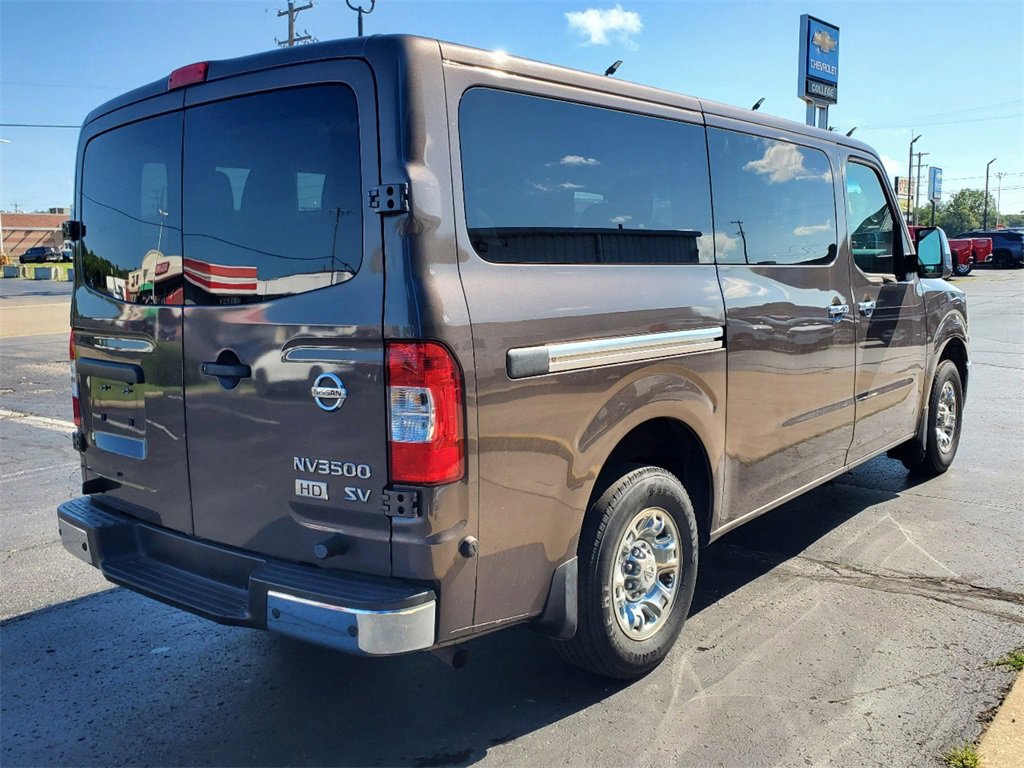 2017 Nissan NV3500 photo 4