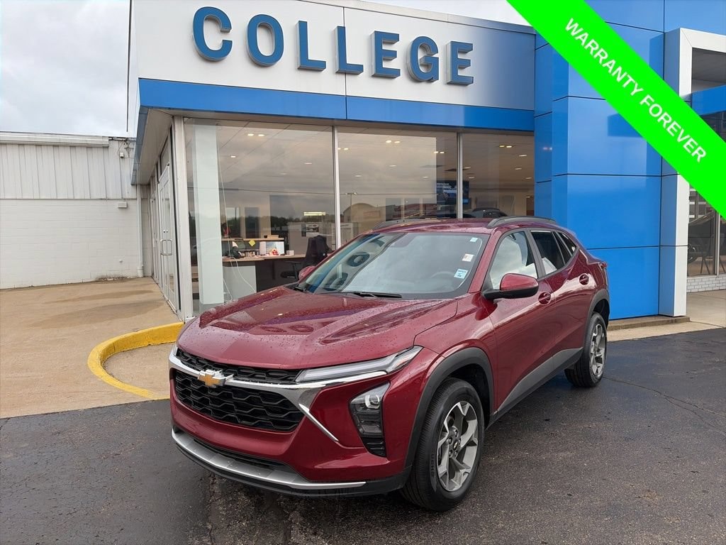 Used 2025 Chevrolet Trax LT SUV