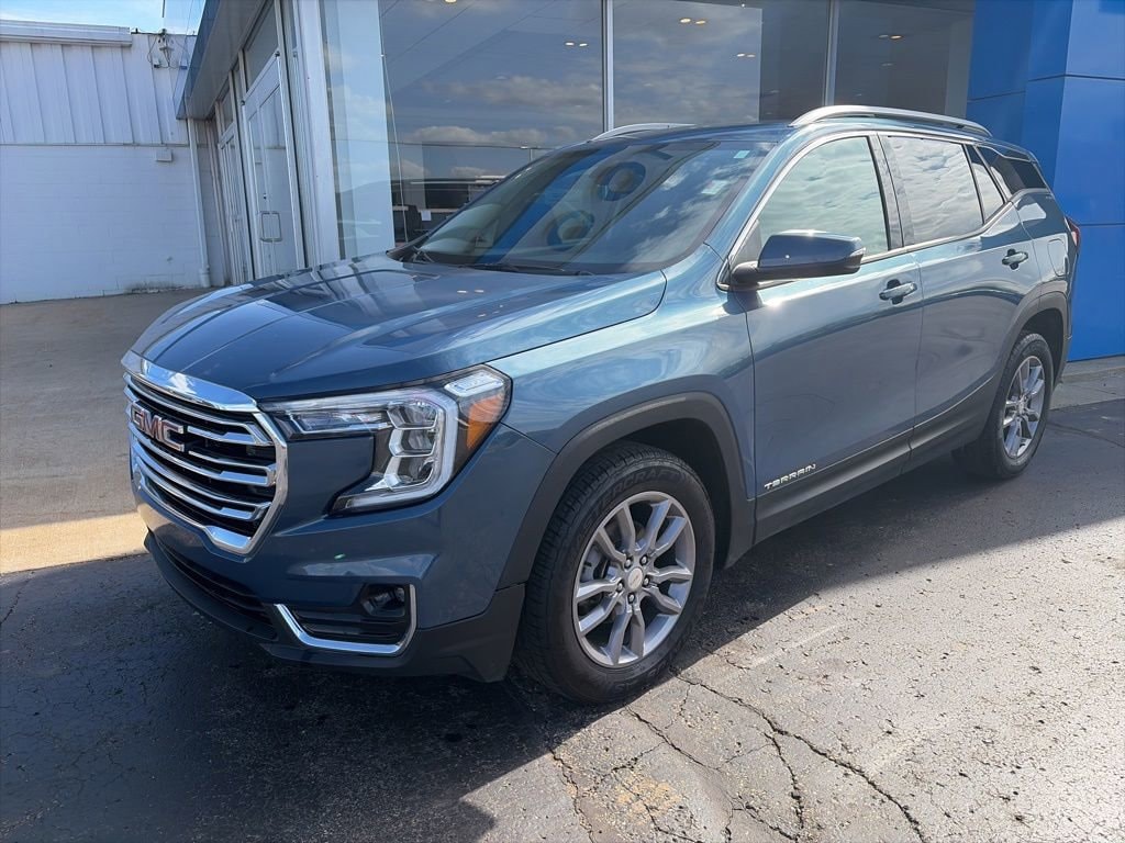 Used 2024 GMC Terrain SLT SUV