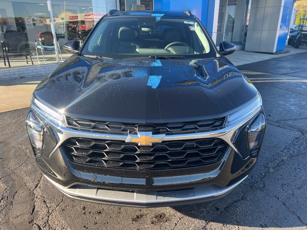 2026 Chevrolet Trax LT photo 3