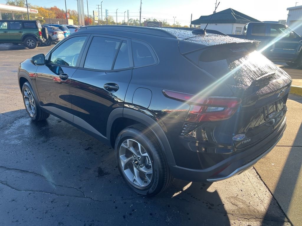 2026 Chevrolet Trax LT - Photo 8