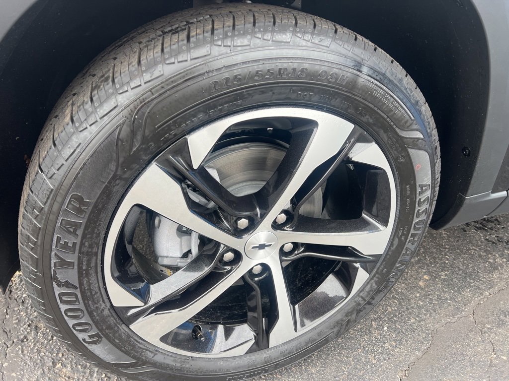 2026 Chevrolet Trax photo 2