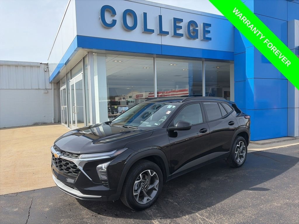 Used 2025 Chevrolet Trax LT SUV