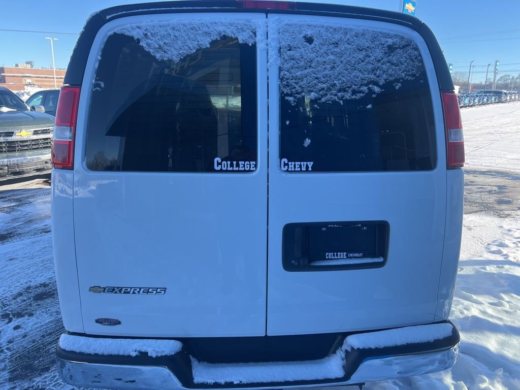 2025 Chevrolet Express Cargo Work Van - Photo 7