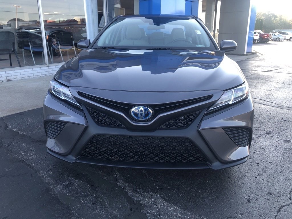 Used 2020 Toyota Camry Hybrid SE