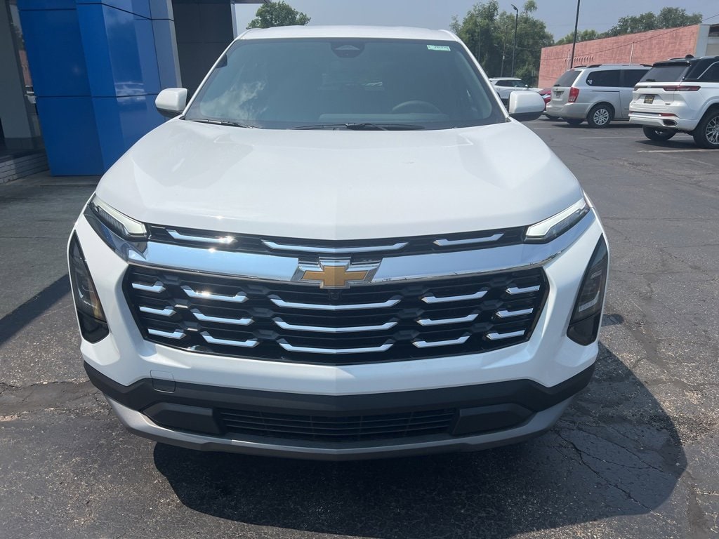 2026 Chevrolet Equinox LT photo 3