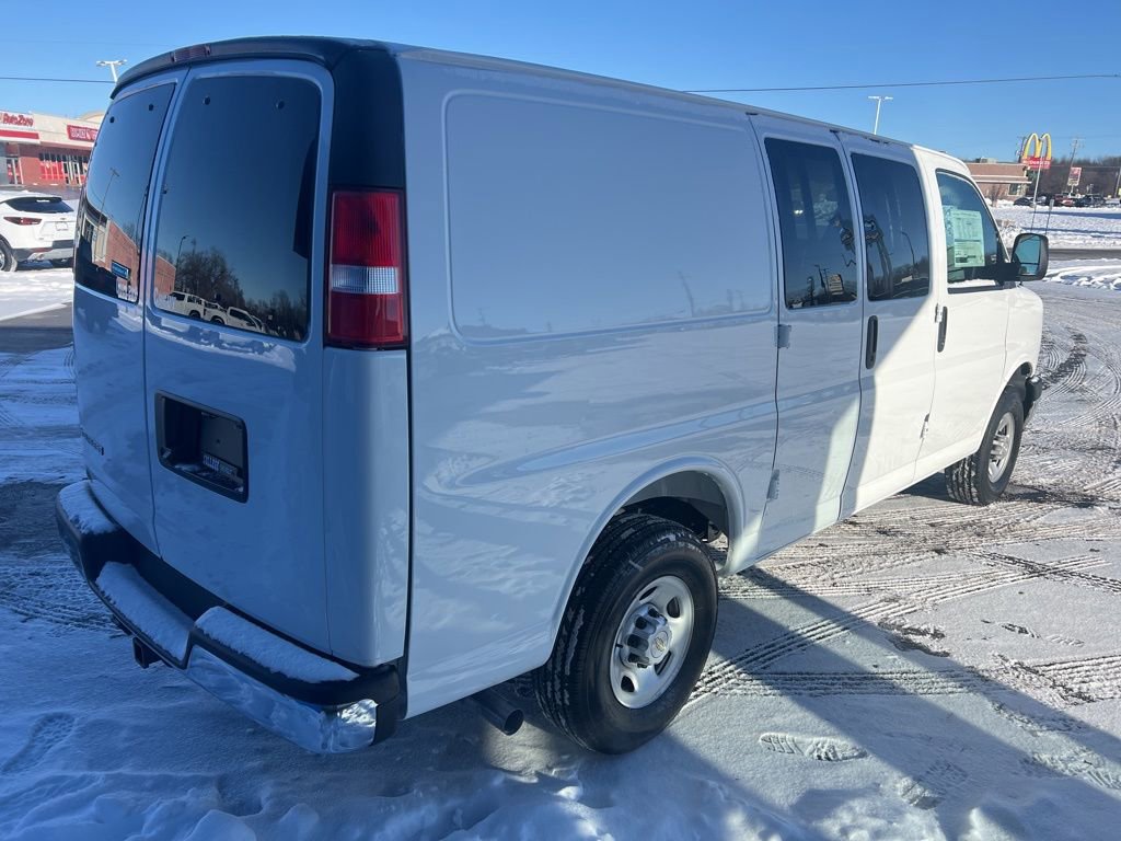 2025 Chevrolet Express Cargo Work Van - Photo 6