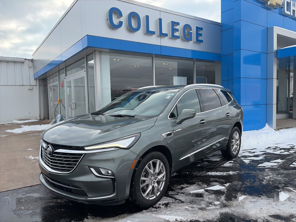 2023 Buick Enclave Essence's photo