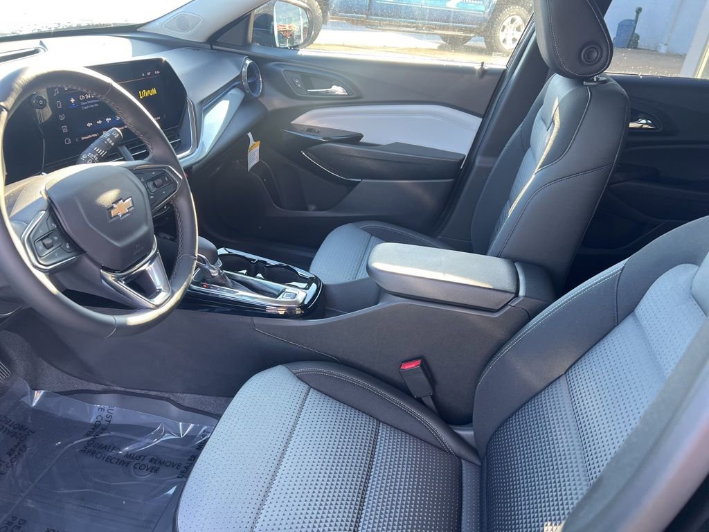 2026 Chevrolet Trax LT - Photo 14