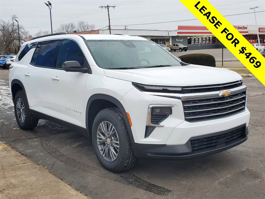 2025 Chevrolet Traverse photo 2
