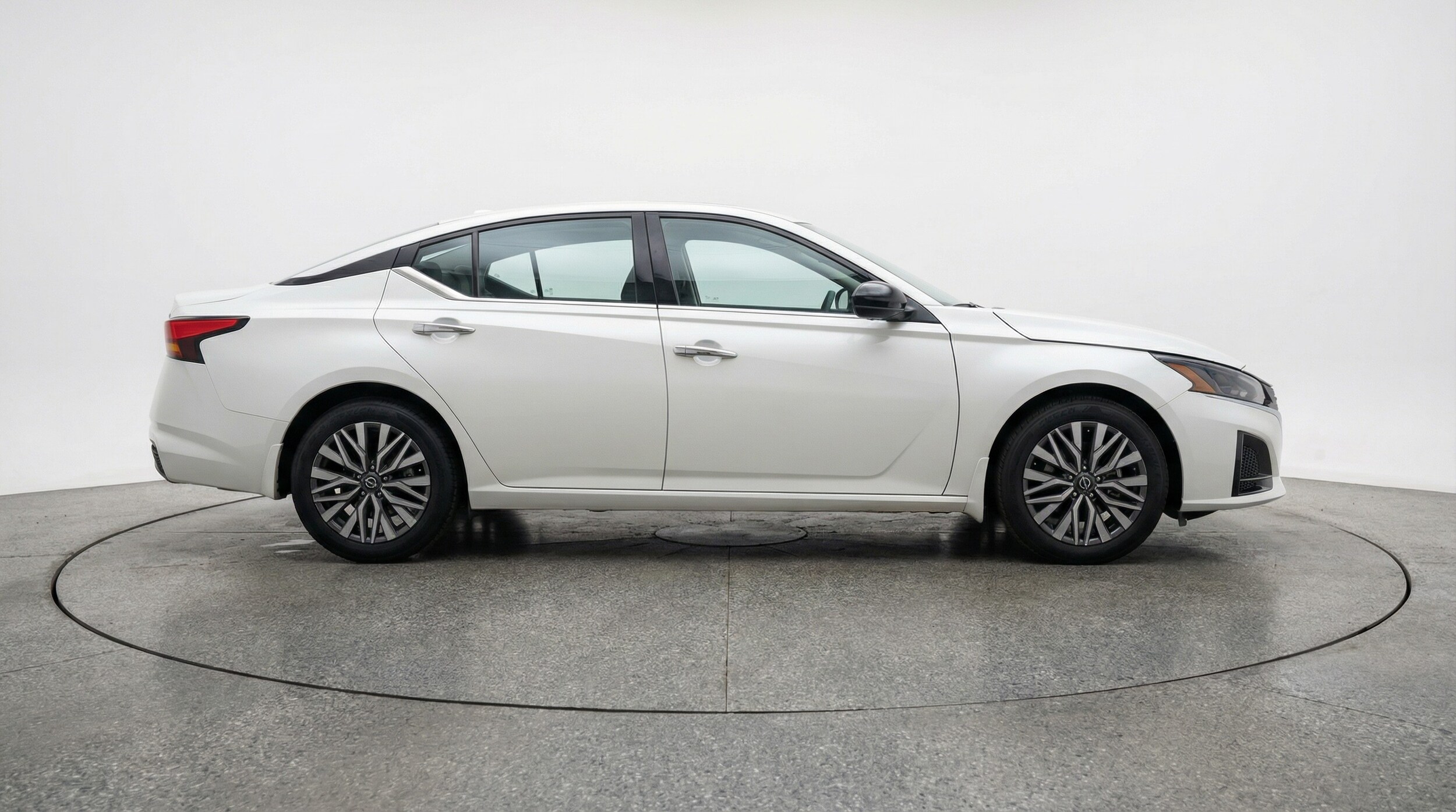 Thumbnail: 2025 Nissan Altima - 8