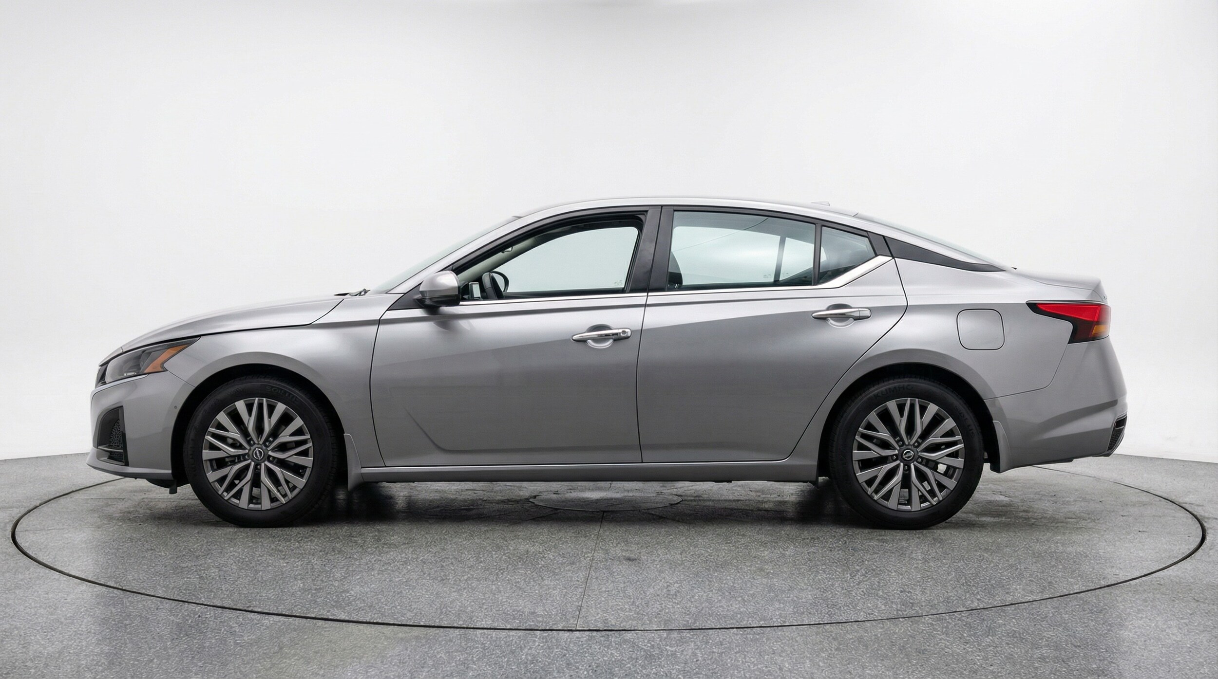 Thumbnail: 2025 Nissan Altima - 4