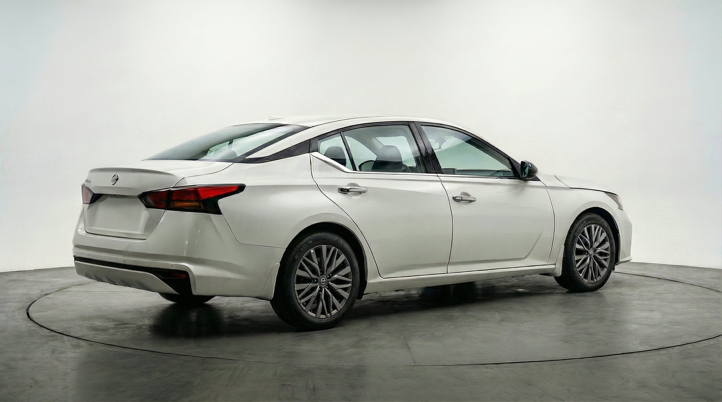 Thumbnail: 2025 Nissan Altima - 9
