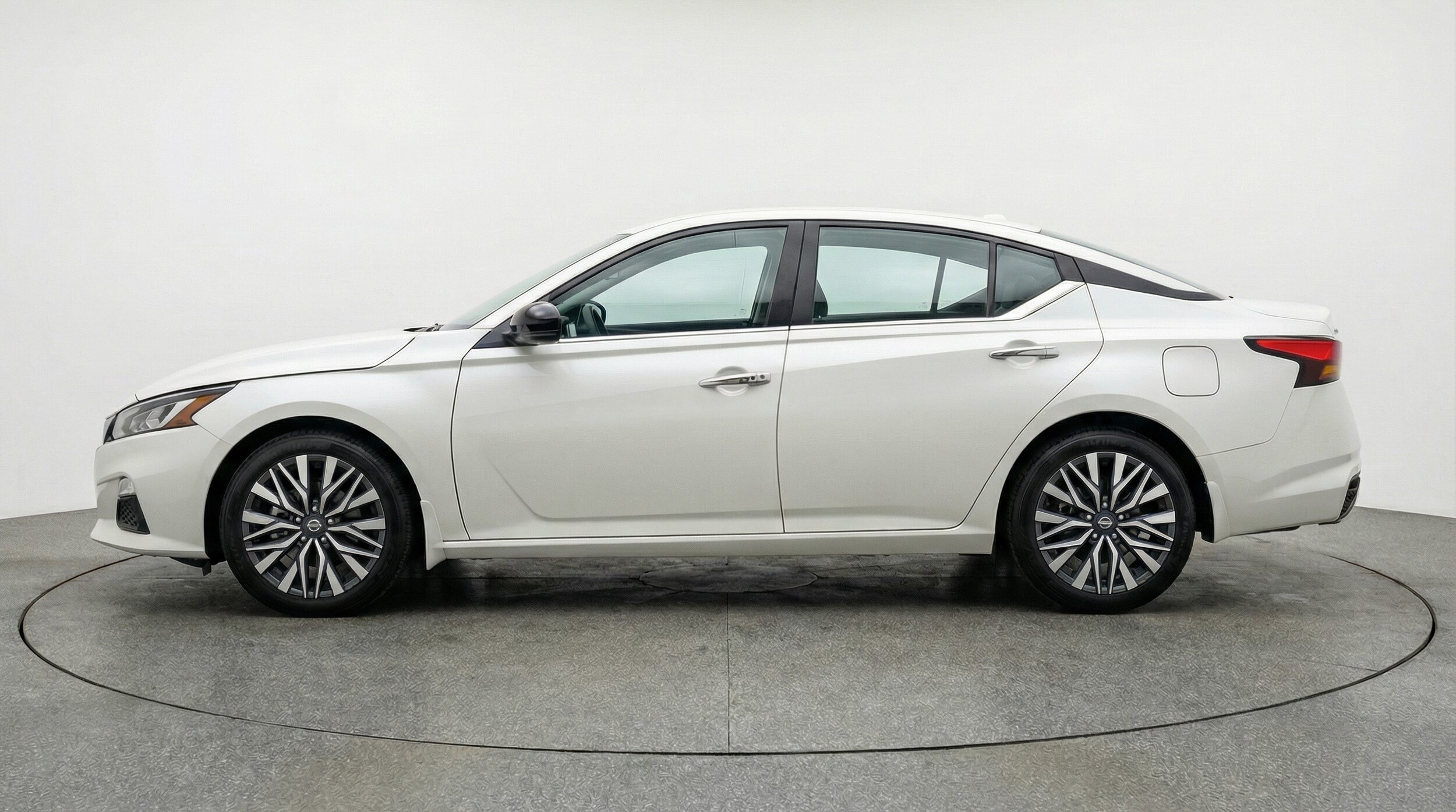 Thumbnail: 2025 Nissan Altima - 4