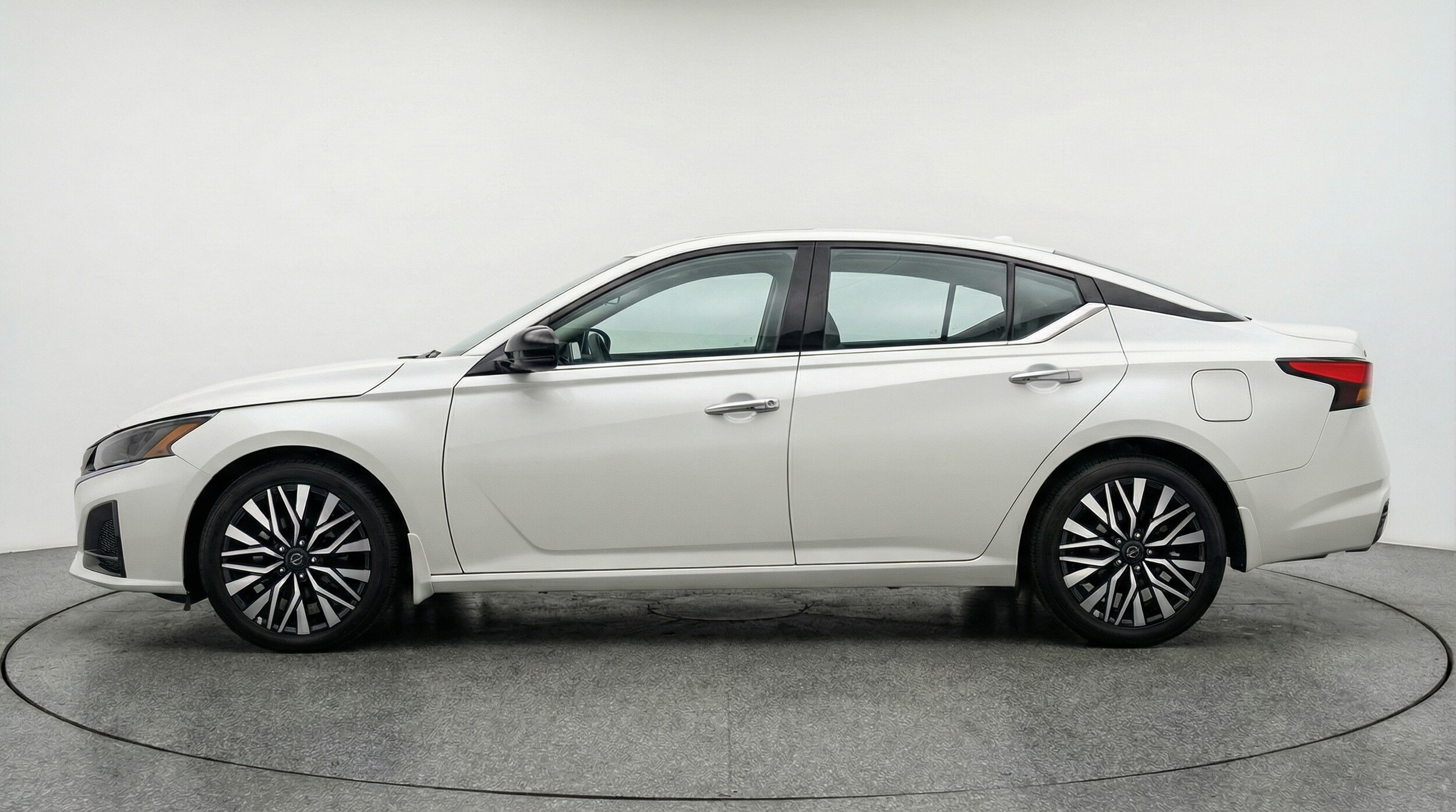 Thumbnail: 2025 Nissan Altima - 4