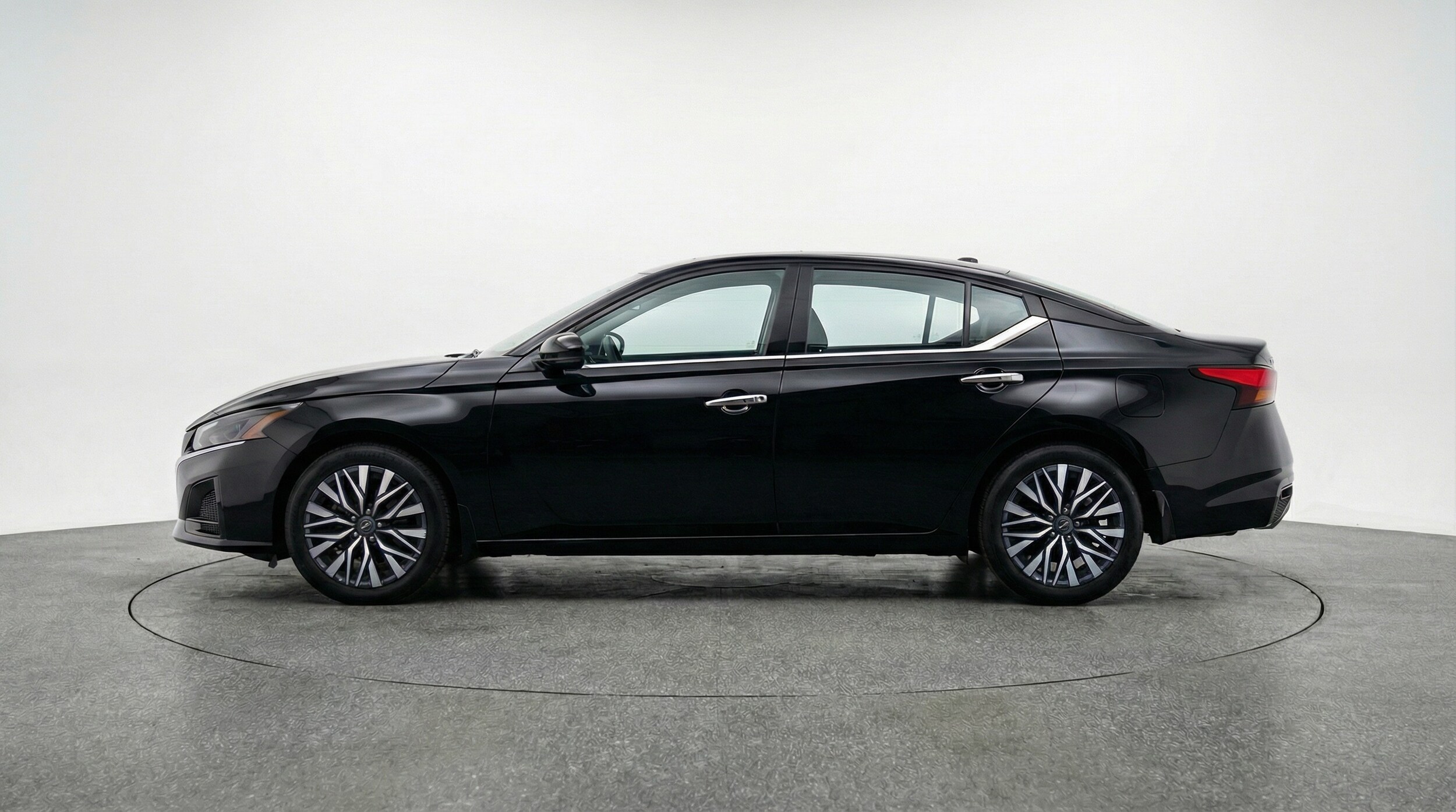 Thumbnail: 2025 Nissan Altima - 4