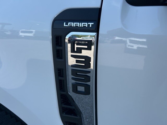 2025 Ford F-350 photo 3