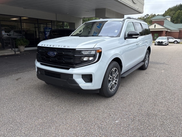 2025 Ford Expedition Active's photo