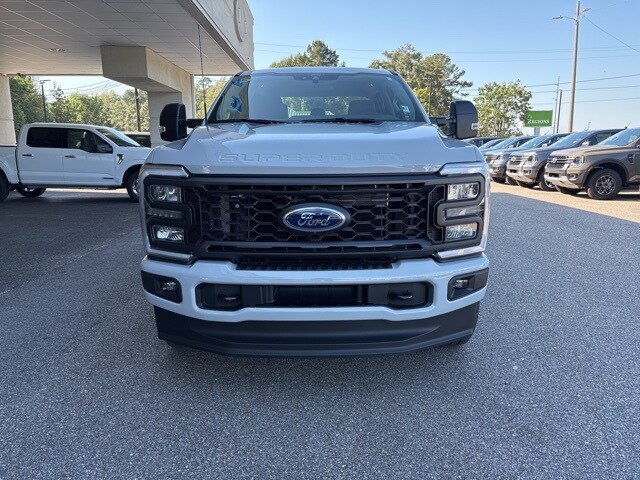 2026 Ford F-350 photo 2