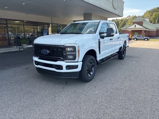 2026 Ford F-350 Super Duty XL's photo