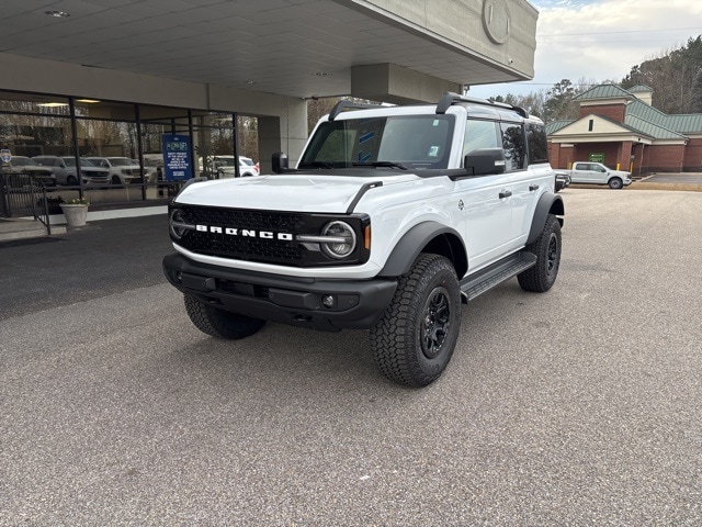 2025 Ford Bronco 4-Door Outer Banks's photo