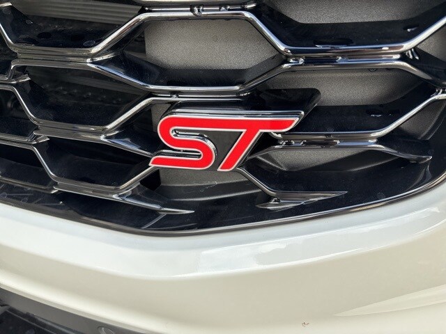 2025 Ford Explorer ST photo 3