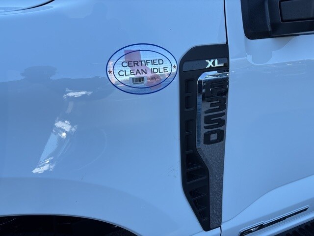 2026 Ford F-350 photo 3