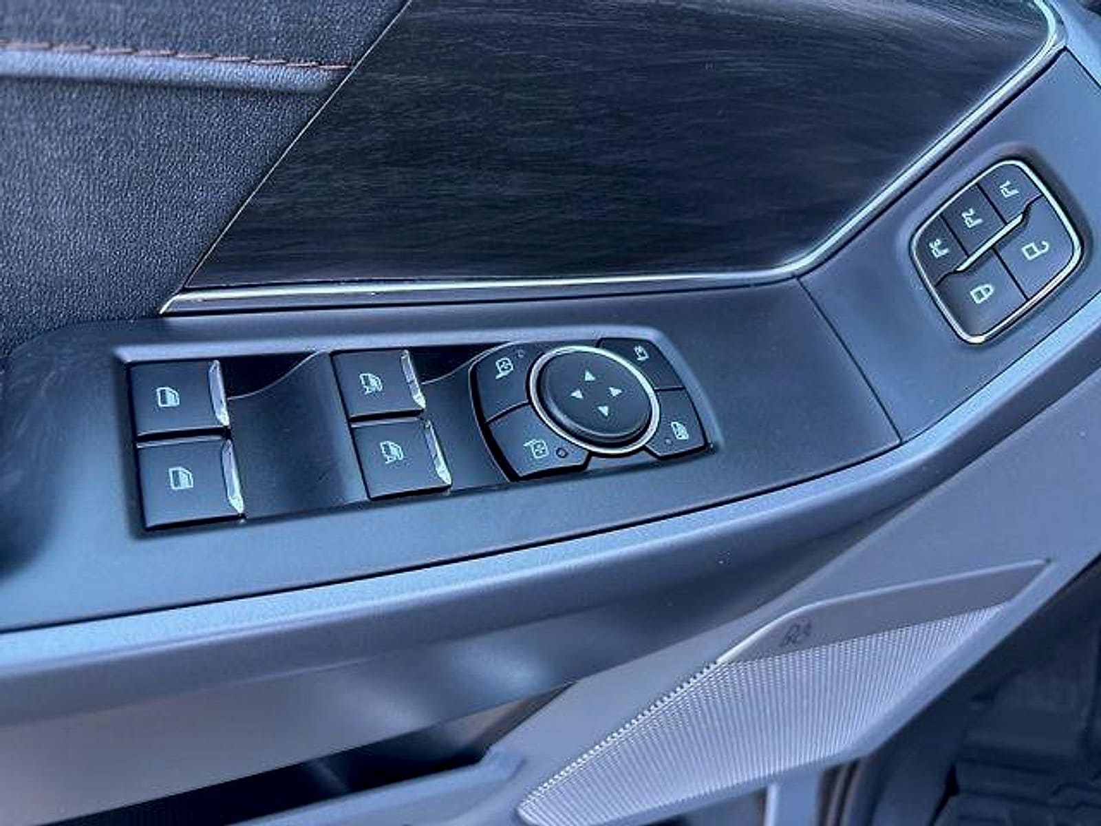 2025 Ford F-150 Lariat - Photo 24