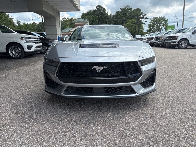 2025 Ford Mustang GT photo 2