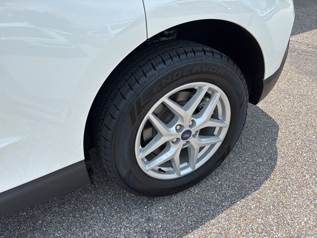 2022 Ford Edge SEL photo 3