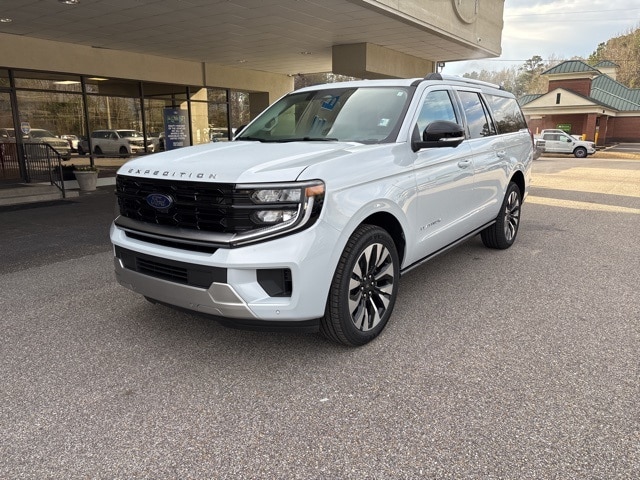 2026 Ford Expedition Platinum's photo