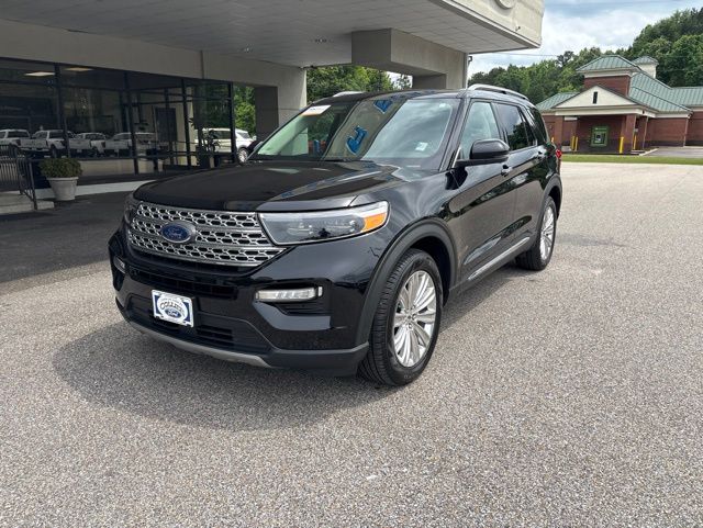 2022 Ford Explorer Limited RWD's photo