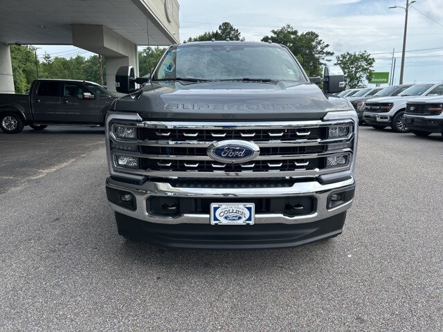 2025 Ford F-250 photo 2