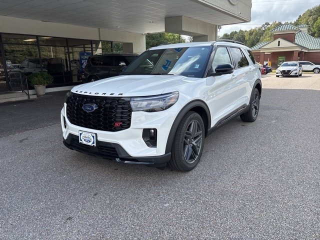 2025 Ford Explorer ST's photo
