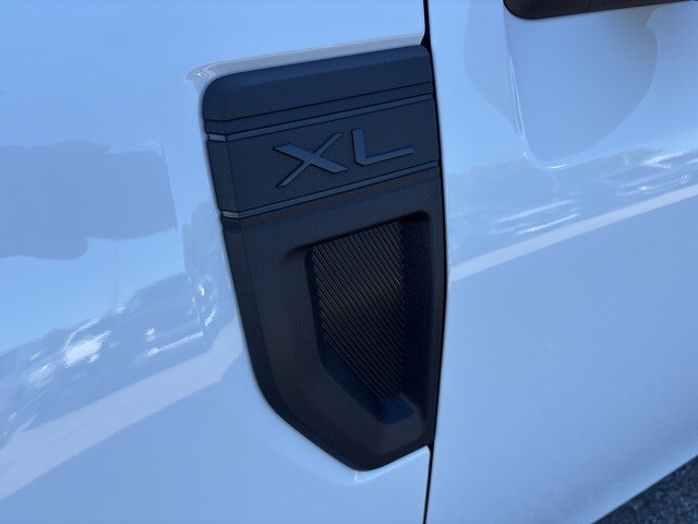 2025 Ford Maverick XL photo 3